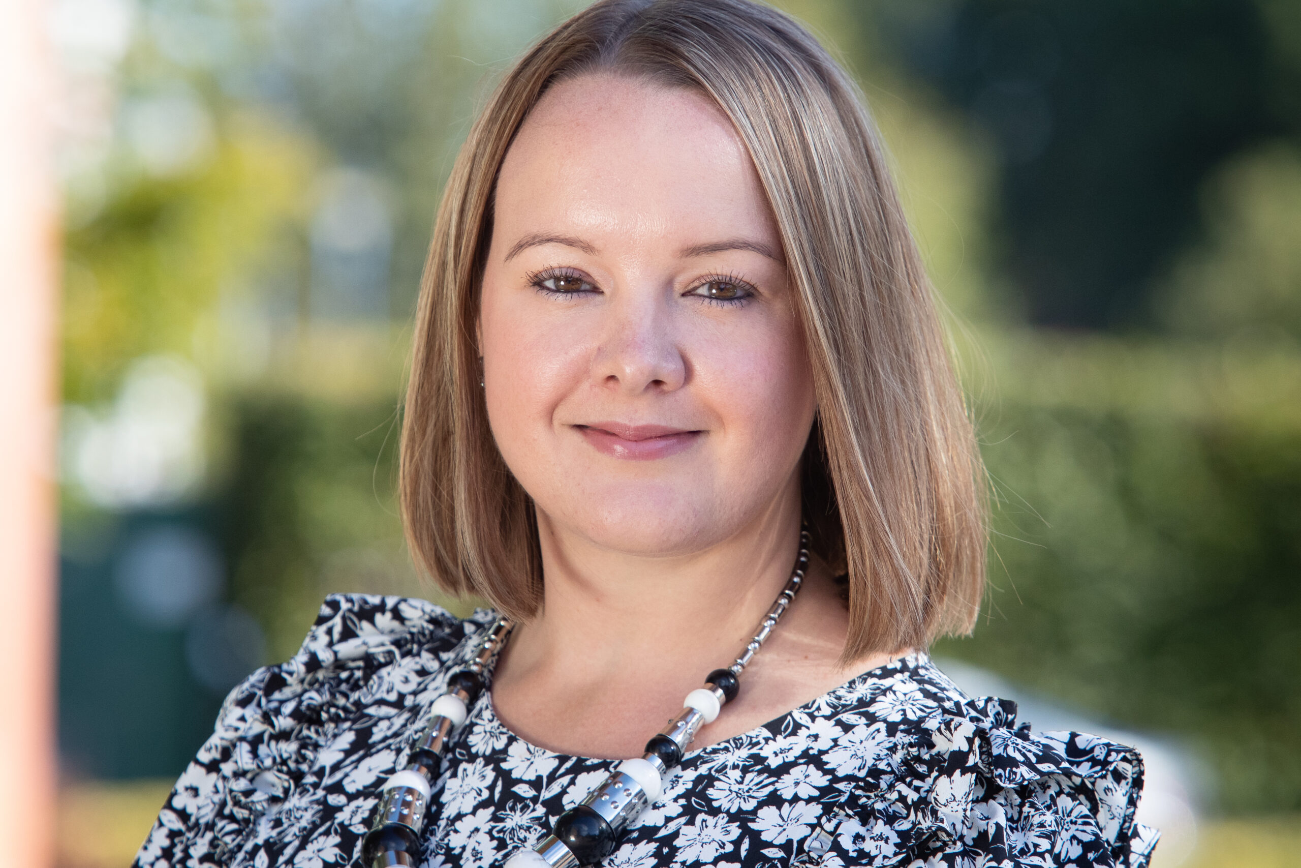 Headshot photo of Jenni Wicheard