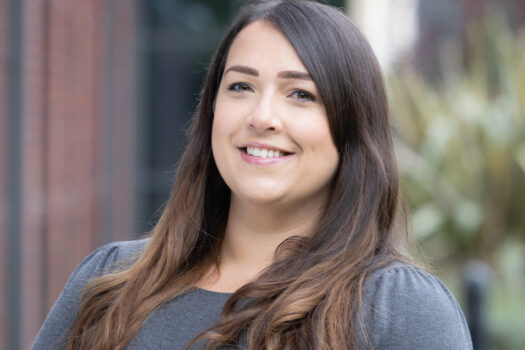 Headshot photo of Julia Thomas